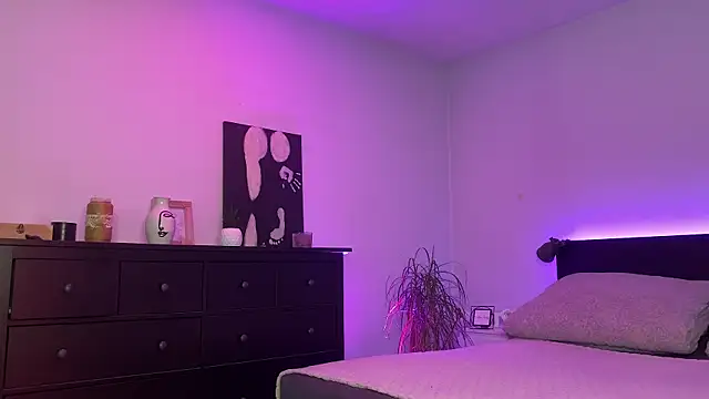 Snapshot of spottyyy chatting on October 5, 10:26 pm spottyyy online show from October 5, 10:26 pm