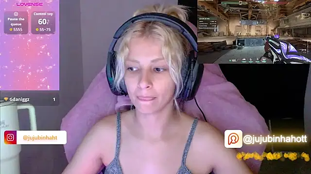 Snapshot of jujubinhahot chatting on October 7, 1:21 am jujubinhahot online show from October 7, 1:21 am