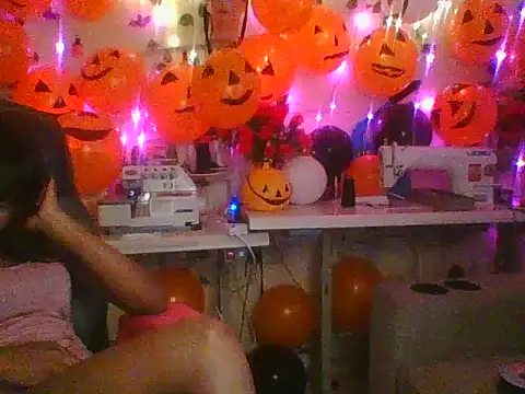 Snapshot of Anaconda2350 chatting on October 22, 1:38 pm Anaconda2350 online show from October 22, 1:38 pm