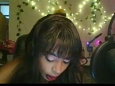 Snapshot of Anaconda2350 chatting on October 21, 1:37 pm Anaconda2350 online show from October 21, 1:37 pm