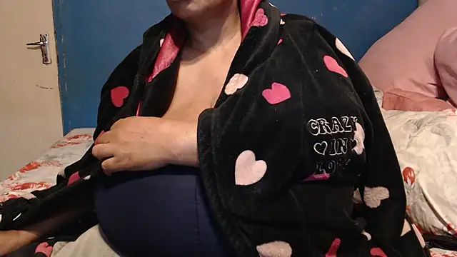 CUTEFIRMMELONSS online show from September 26, 8:17 pm