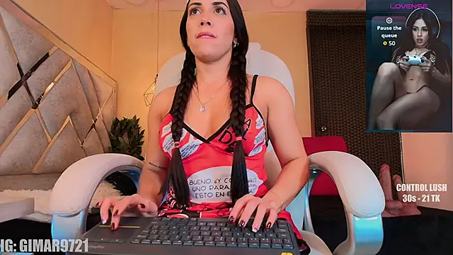 Snapshot of marcela_Davila chatting on October 6, 8:42 am marcela Davila online show from October 6, 8:42 am