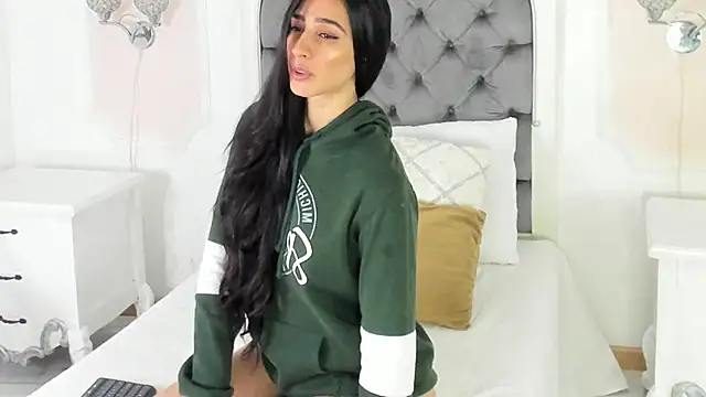 Valentina Ross  online show from March 11, 12:31 pm