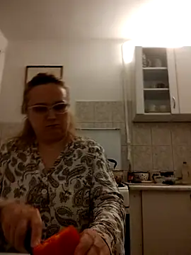 Snapshot of She-devilx chatting on November 1, 8:57 pm She-devilx online show from November 1, 8:57 pm