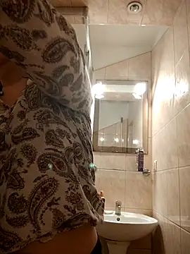 Snapshot of She-devilx chatting on October 12, 9:39 pm She-devilx online show from October 12, 9:39 pm