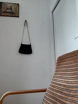 Snapshot of She-devilx chatting on October 4, 1:39 pm She-devilx online show from October 4, 1:39 pm