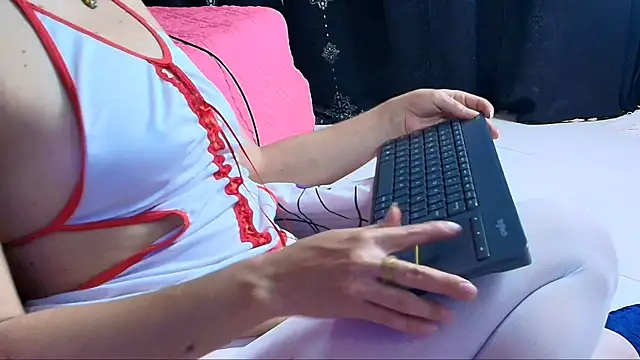 Snapshot of ANGELSEX_11 chatting on October 31, 8:35 pm ANGELSEX 11 online show from October 31, 8:35 pm