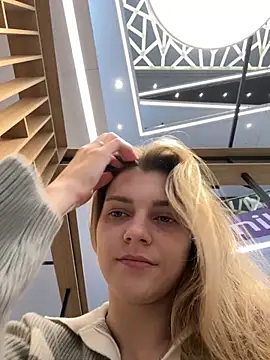 Snapshot of ValenciaShock chatting on October 9, 7:12 am ValenciaShock online show from October 9, 7:12 am