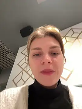 ValenciaShock online show from November 23, 7:00 am