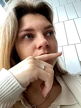 Snapshot of ValenciaShock chatting on October 7, 6:51 am ValenciaShock online show from October 7, 6:51 am