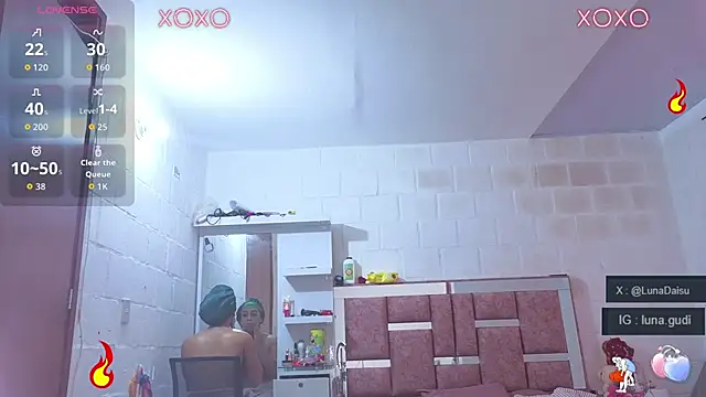 Snapshot of LunaGudi chatting on October 28, 11:05 am LunaGudi online show from October 28, 11:05 am