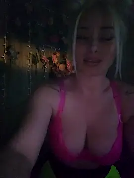 Snapshot of POPPY_XO chatting on November 1, 5:00 am POPPY XO online show from November 1, 5:00 am