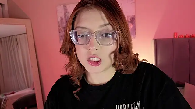 MiaFranklyn online show from October 22, 2:22 pm