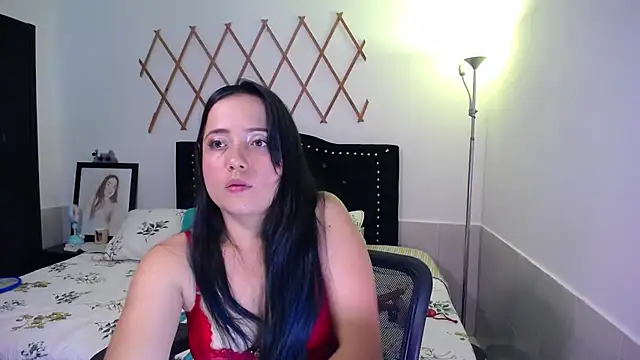 Snapshot of naughty_girl_4u chatting on September 17, 8:29 pm naughty girl 4u online show from September 17, 8:29 pm