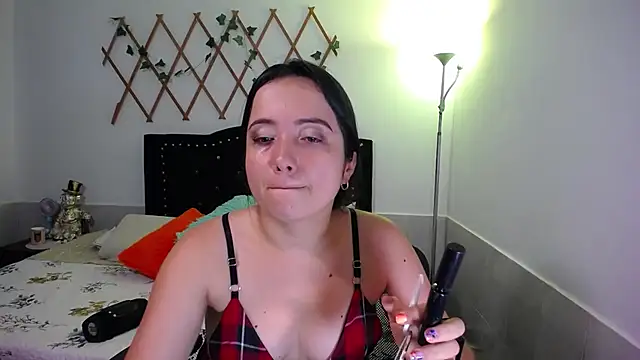 Snapshot of naughty_girl_4u chatting on October 19, 3:58 pm naughty girl 4u online show from October 19, 3:58 pm