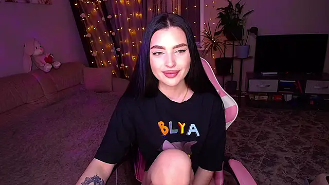   Malika   online show from December 5, 4:52 pm