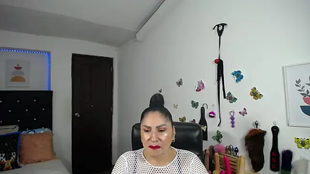 mature bigboobs10 online show from November 5, 3:12 am