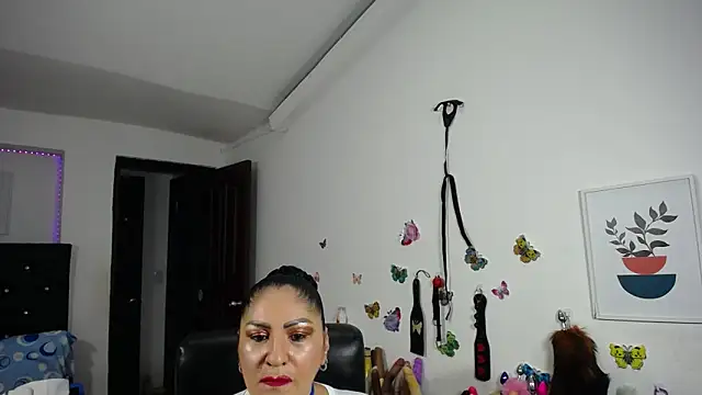 Snapshot of mature_bigboobs10 chatting on October 4, 5:24 am mature bigboobs10 online show from October 4, 5:24 am