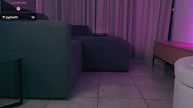 Snapshot of Alison_Miller9 chatting on October 16, 10:18 am Alison Miller9 online show from October 16, 10:18 am