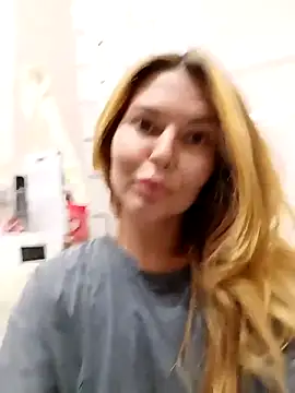 Snapshot of Lovers__Annn chatting on October 31, 1:48 pm Lovers Annn online show from October 31, 1:48 pm