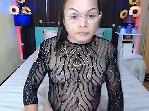 UrAsianPrincessDanie online show from February 17, 7:24 pm