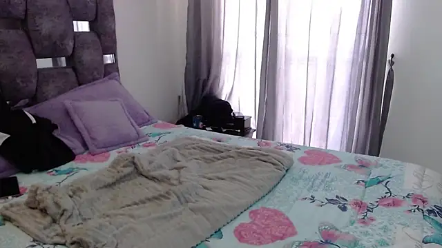 sara hott 1 online show from November 25, 1:46 pm