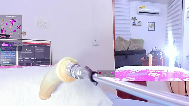 Snapshot of Soraya_Davis chatting on September 25, 9:19 am Soraya Davis online show from September 25, 9:19 am