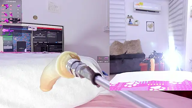 Snapshot of Soraya_Davis chatting on September 18, 9:19 am Soraya Davis online show from September 18, 9:19 am