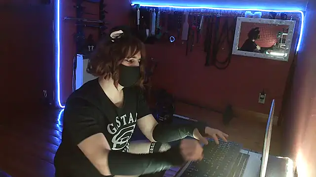 Ginny-the-bdsm-nympho online show from April 19, 6:10 pm