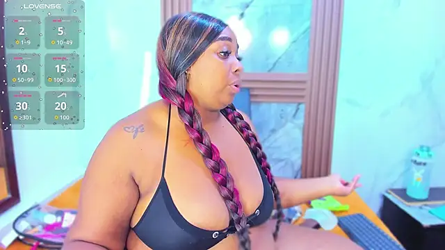 Snapshot of HannyMansonh chatting on October 10, 4:17 am HannyMansonh online show from October 10, 4:17 am