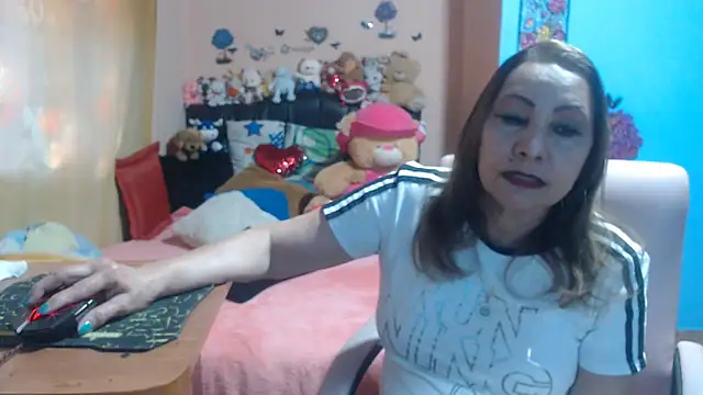 Snapshot of milfeddy_ chatting on October 1, 9:09 pm milfeddy online show from October 1, 9:09 pm