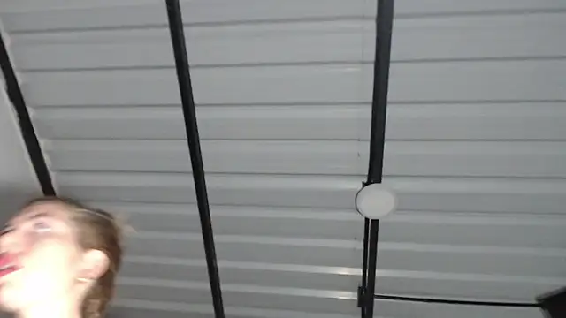 Snapshot of candylove05 chatting on October 17, 11:30 pm candylove05 online show from October 17, 11:30 pm