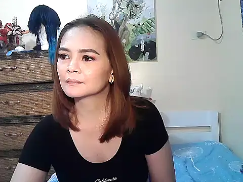 Snapshot of Kisses-13 chatting on October 16, 2:30 pm Kisses-13 online show from October 16, 2:30 pm