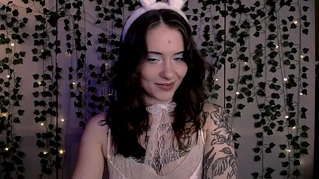 risha laas online show from April 4, 8:40 pm