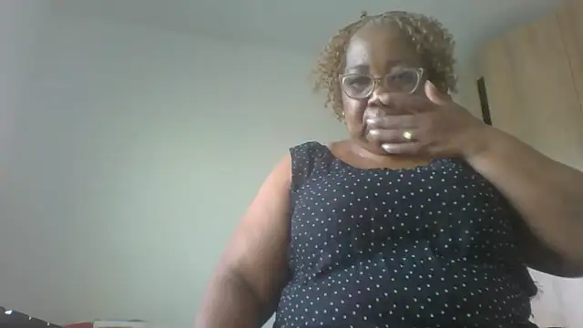 Snapshot of KinkyRicoSaisyours chatting on September 13, 9:50 am KinkyRicoSaisyours online show from September 13, 9:50 am