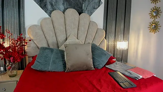 Naughty  Mom online show from January 13, 2:43 pm