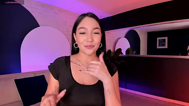 Snapshot of RossieRhoades chatting on October 22, 8:47 pm RossieRhoades online show from October 22, 8:47 pm