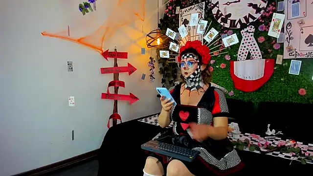 Snapshot of SarahDeyvis chatting on October 30, 7:15 pm SarahDeyvis online show from October 30, 7:15 pm