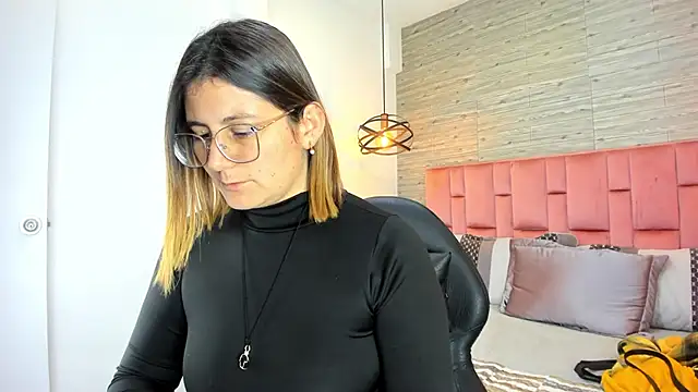 Snapshot of SarahDeyvis chatting on October 17, 5:16 pm SarahDeyvis online show from October 17, 5:16 pm