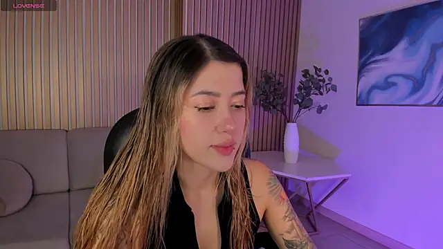 EveBensonX online show from March 1, 5:23 pm