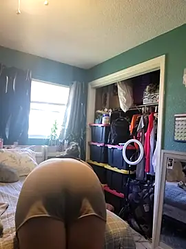 Snapshot of SexyNikki6969 chatting on October 28, 6:24 pm SexyNikki6969 online show from October 28, 6:24 pm