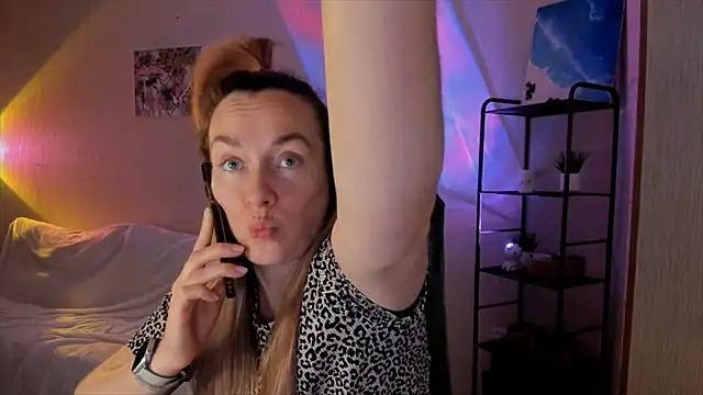 RebeccaMartinez online show from December 15, 7:24 am