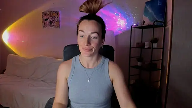 RebeccaMartinez online show from November 4, 12:43 pm