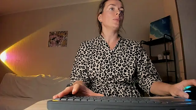 RebeccaMartinez online show from October 24, 12:34 pm