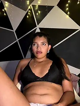 Snapshot of emilyharber chatting on October 31, 7:18 pm emilyharber online show from October 31, 7:18 pm