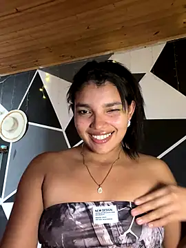 Snapshot of emilyharber chatting on October 13, 8:44 pm emilyharber online show from October 13, 8:44 pm