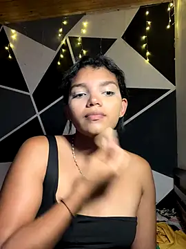 Snapshot of emilyharber chatting on September 15, 7:21 pm emilyharber online show from September 15, 7:21 pm