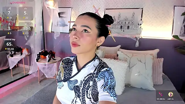 Snapshot of susan_cute198 chatting on October 31, 12:20 pm susan cute198 online show from October 31, 12:20 pm