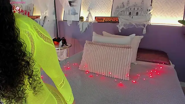 Snapshot of susan_cute198 chatting on October 29, 12:09 pm susan cute198 online show from October 29, 12:09 pm