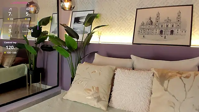 Snapshot of susan_cute198 chatting on September 18, 12:15 pm susan cute198 online show from September 18, 12:15 pm